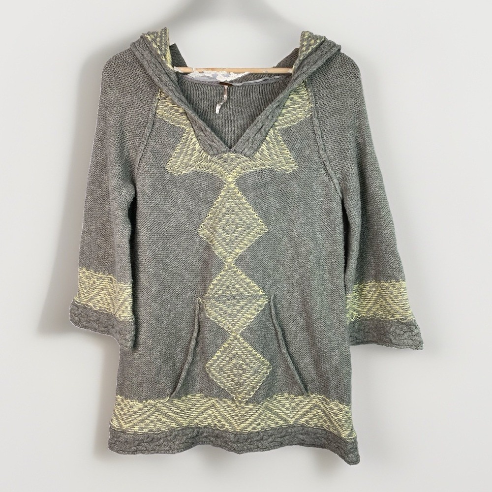Free People Women's M Gray Ivory Embroidered Bell Sleeve Pullover Hoodie Sweater
